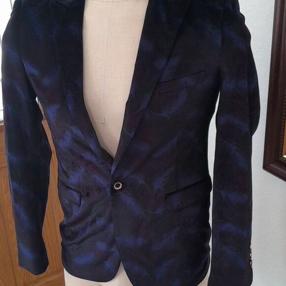 Kowaun keenly, Feather design, Korean Silk, Velvet Blazer - Picture 11 of 17